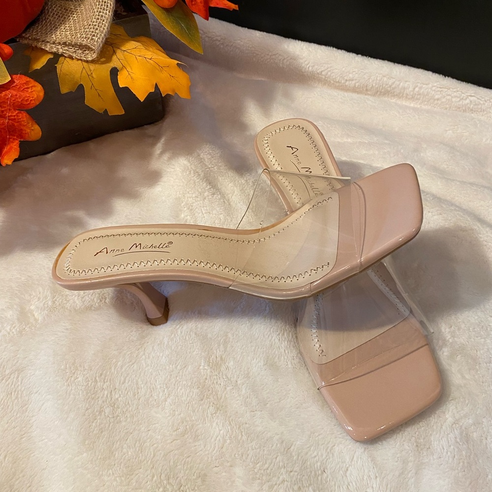 ✨NEW✨Anne Michelle Women’s Nude Sandals 👡, Size 6.5